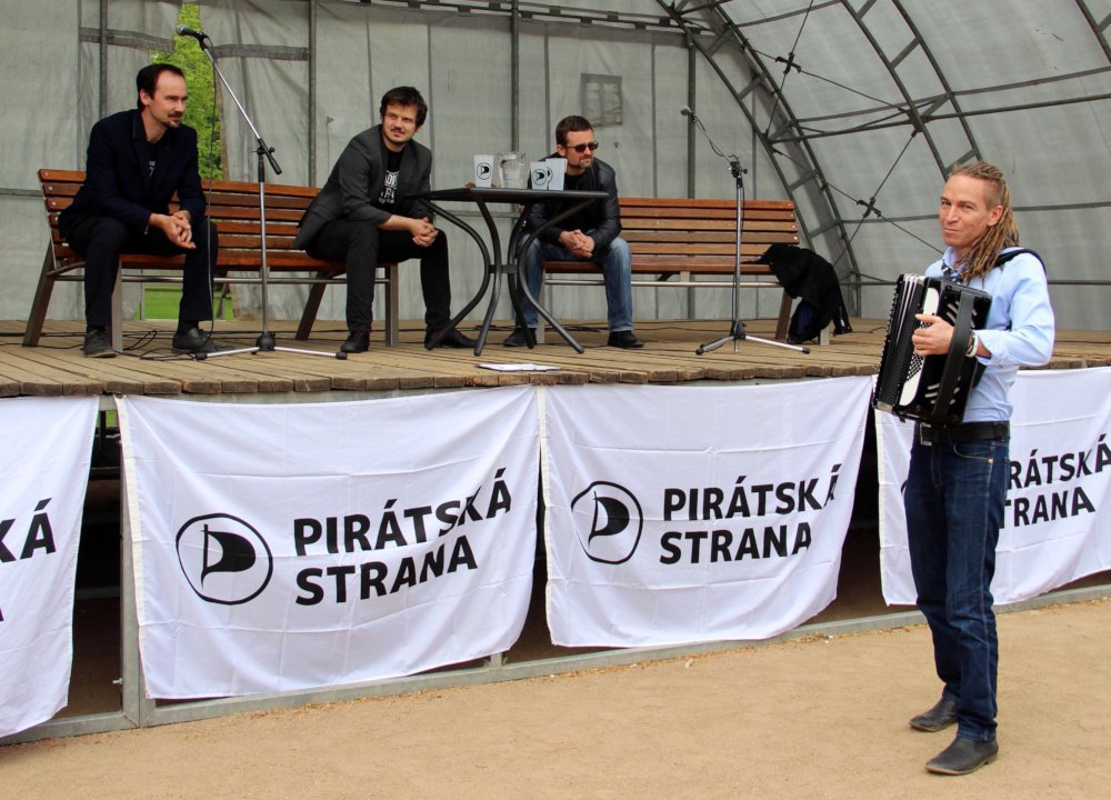 Piráti ve Středočeském kraji zahájili ostrou fázi kampaně do Eurovoleb